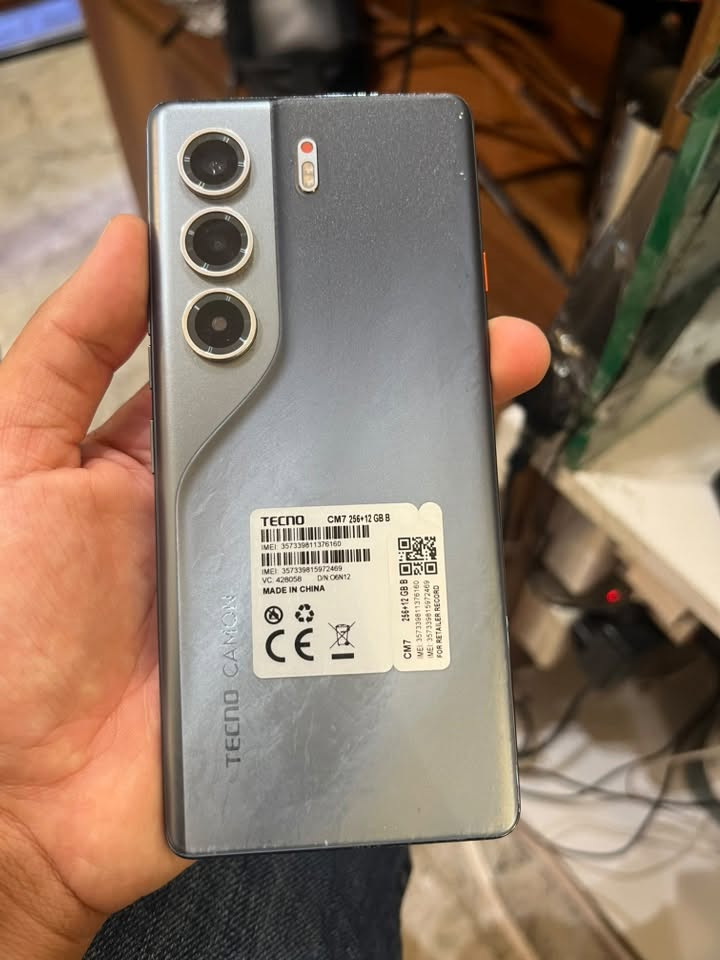 السلام عليكم جهاز نظيف بس بي كم شخط بالشاصي 

تكنو كومن اربعين برو 5G

رايدو ٢٦٥ بي مجال بسيط

***********
