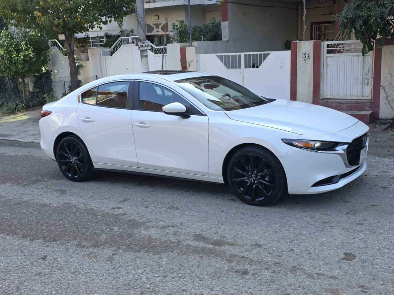 بسم الله الرحمن الرحيم 
مازدا ياباني وارد أمريكي موديل ٢٠٢١ حجم محرك ٢٥٠٠ بدون تيربو مرغوب بدون دفع رباعي بدون فورويل مرغوب مواصفات بريفيرد فول فول مواصفات قبات مواصفات داخل احمر سيارة فقط ٣٩ مايل الف ماشي حقيقي كير محرك بشرت فحص بدون صوت بخار دخان صرف بشرت فحص بس محرك  بل أمريكا مبدل كاسكيت فقط اني ابيع مفتوح بس ماشاء الله قليل ماشي 
باقي كلشي البيلادي كفالة عامة سيارة جديد جديد ماشاء الله نضيف سيارة حادث أمريكا خفيف بدون دواخل ثلاثة قطعة امامي مبدل البيلادي نفص لون نفص شركة هس سيارة كلين مكفول كفالة عامةبدون صبغ  بس بيها ملاحظات بسيط بارد صغير باقي كفالة عامة صونر جديد منشور كير محرك بشرت سنوية جديد رقم انكليزي جديد هزة براد جديد تحويل غرامه مباشر نفص اليوم اربع تايرات جديد كهربائي كل اشتغل صدر امامي وخلفي زين داخل سيارة حيل حيل حلوة لونين سيارة ثنين بصمة شركة موجود حتي سبير منزل ماشاء الله نفص صورة حلوة 
مواصفات 
كير اوتوماتيك داخل لونين بصمة فتحة كشنات جلد كشنات هيتر كشنات كهرباء رادار امامي وخلفي كاميرا خلفي شاشة ايباد البيلادي شاشة اليكتروني بريك كهرباء اربع جامات كهربائي مراي خارج كهرباء مراي رادار اربع ويل كروم البيلادي بكلايتات ليد لايتات زينون لايتات ليد عدسات بلاجکتۆر ثنين بصمة موجود ستيرن فوليوم بلوتوز تلفون خزن صوت رادار ٣٦٠ هواي مواصفات اني مااعرف ماشاء الله مواصفات هواي فول فول قبات مواصفات سيارة جاهز دعامي لدعامي بشرت صونر فحص 
مكان سيارة سليمانية داخل سليمانية  مكان سليمانية مقابل مطار سليمانية منطقة رابرين ملاحظة رجاءا بس بيع بدون مراوس تفاصيل مكتب صونر موجود انت شراي اتصل رقم موبايلك ***********
