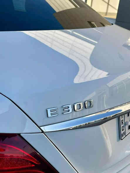 مرسيدس للبيع E300 
2018
وار الماني  ضمان دولي
بصمتين
بانوراما
شاشه كبيرة
مكينه E300
سماعات burmaster
رادارات وحساسات من كل جهات
كاميرا ١٨٠
PPF كامل
ماشي ٨٠ الف
ايرباكات سليمه
انارة داخليه ٨٠ لون
نافيكيشن
دبل ماوس
جدا نظيف
سعر ٣ دفاتر
***********
