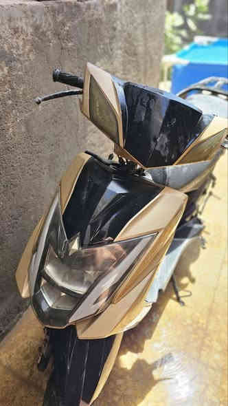 سكنس صيني محرك ياباني 
الدراجة تقبط على ٦٠ 
سعرها ١٥٠.٠٠٠ قفل
بيها كفر واحد مكسور
الشراي يتصل على هذا الرقم *********** كربلاء
