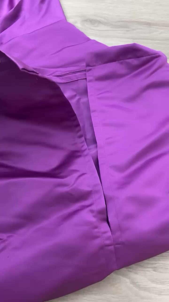 وينهن البيضات الرشيقات هذا الفستان الچن يطلعچن مرمرايه قياس 40 ملبوس مرة وبي فتحة من ورا وحزام ينلف بالرگبة اللي عدها مناسبة بالعيد تاخذه وتكسر الساحة بي


**إذا كنت صاحب هذا الإعلان وتريد حذفه لأي سبب، رجاءا أرسل رسالة إلى الدعم الفني**