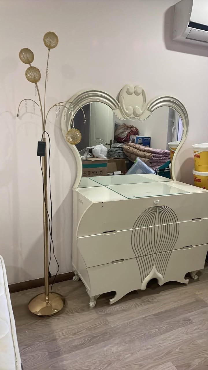 Bo froshtn 8 parchaya
للبيع ٨ قطع صبغ حراري نظيف


**إذا كنت صاحب هذا الإعلان وتريد حذفه لأي سبب، رجاءا أرسل رسالة إلى الدعم الفني**
