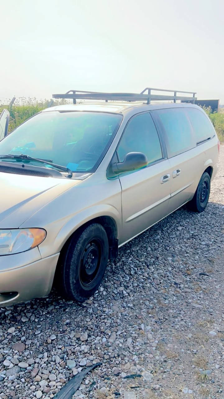 السلام عليكم دوج كرفان للبيع كير مكينه جديد شادهن راديتر تايرات صدر محرك 3300
 طويله التبريد الوجه مال كمبريسر لازم يتبدل مصبوغه عام بيهه ضربه بالجاملغ الخلفي منضومه مال بريك كلهه جديده 
السعر 66$
بغداد البلديات 
***********
