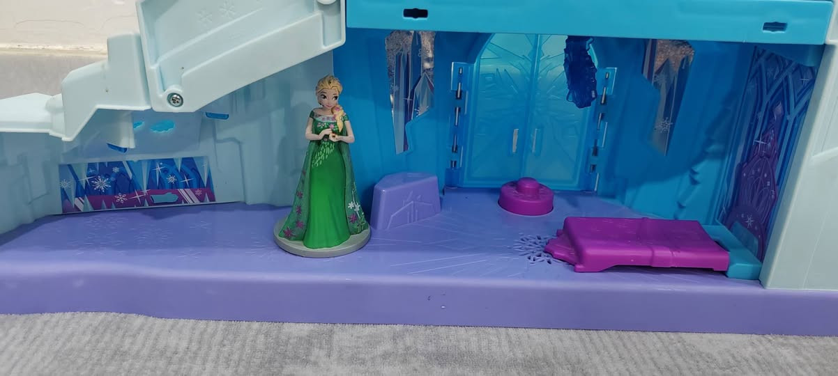 وزن ثقيل والحجم كبير
السعر مع المجسمات ب١٠


**إذا كنت صاحب هذا الإعلان وتريد حذفه لأي سبب، رجاءا أرسل رسالة إلى الدعم الفني**