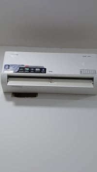 سبلت للبيع طن ونص انفيرتر نوع TCL استعمال قليل سعر 450 للاستفسار 07711...