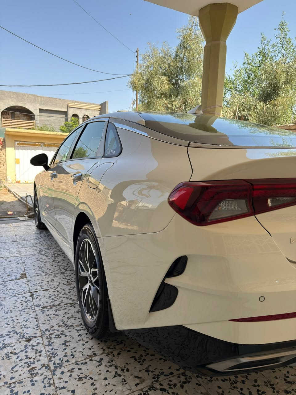 السلام عليكم k5 23 خليجية رقم اربيل كفالة عدا التكحيل الموضح بالصورة
مواصفاته فول عدا البنورما رقم اربيل بأسم شركة تريد تحويل تريد وكالة سعر 195  مكان السيارة ديوانية مركز للأستقسار ***********

