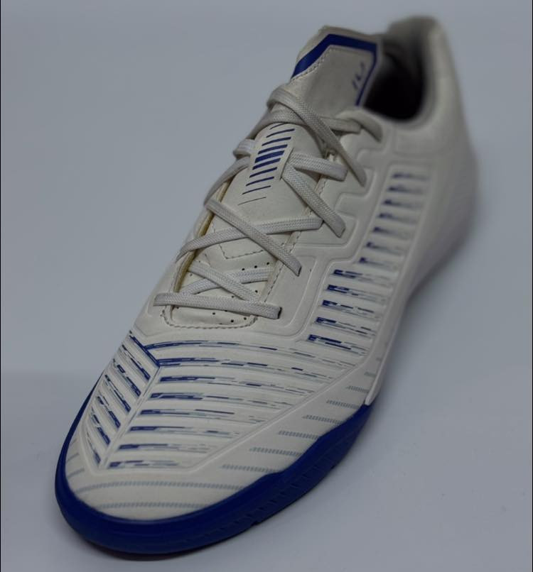 حذاء صالات اورجينال نضافة 100‎%‎

قياس : 43
طول القدم : 27.5

Made in Bangladesh
———————————————-

يوجد توصيل 🚚 ( بغداد - محافظات العراق )

☎️رقم الهاتف : ***********

للحجز - دايركت
