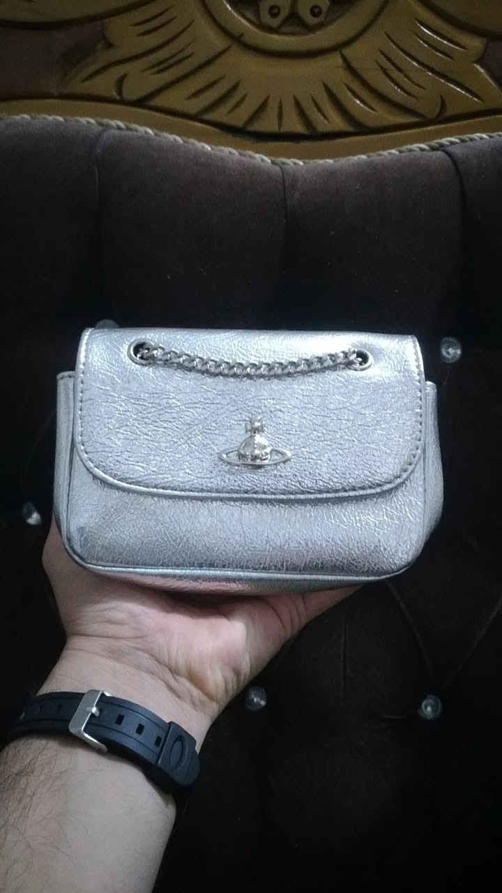 شرط اصلي ماركة #فيفيان_ويستوود سعر ٧٥ بغداد مدينة الصدر لايوجد توصيل 
***********
