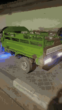 السلام عليكم ستوته البيع اوراق بسمي تحويل ثاني يوم محرك جديد صاله شهر من شاده ضفيره  ودبلات وكزوز وكاردن كله جديد يرادله بس لايت امامي وياهه 3 الايتات ستوته خير من الله سعر خاص مكاني الزبير ***********
