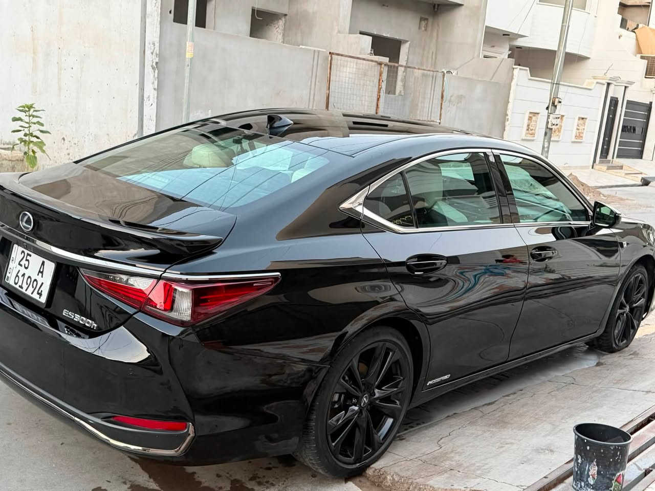 لكزس هايبرد Es300h 2022 f sport
49,000 mile  
سلايت 
كشن تدفئه تبريد 
كشن كهرباء 
رادار امامي 
رادار جانبي 
رادار خلفي 
حساسات اماميه خلفيه 
لايتات تفاعليه 
شاشه جبيره اكبر حجم كار بلي 
ستيرن تدفئه 
ماوس 
شحن وايرليس 
ويل f sport 19 
السياره مختم f sport بكل الاماكن 

صبغ السياره ٤ قطع مع تعديل بارد فقط في بدنه طرف السايق
صور السونار و الضرر داخل المنشور 
سعر السياره 232 ورقه مع مجال بسيط 
***********
