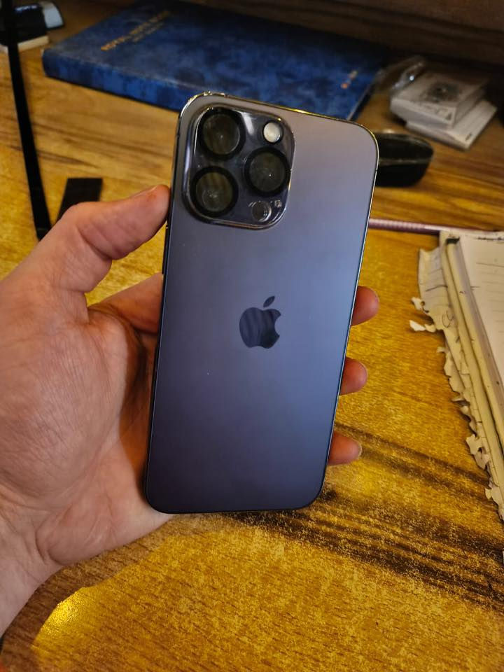 آيفون 14برو ماكس 1تيرا بطارية92 نضيف أمريكي سعره 925 بغداد لامين ثانية ***********
