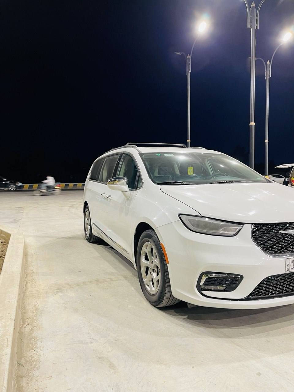 السلام عليكم
باسيفيكا LIMITED  2023
فول مواصفات 
رقم بغداد دولي 
بانزين فقط 
حادث موضح بالصور والسونار 
تبديل وصبغ البنيد 
وصبغ نص الجاملغ 
ماشيه 44 ميل 
أعتذر عن المراوس بغداد باسمي*
مواصفات *
فرس متصل *
بانوراما *
محرك حجم 3600 *
كير ماوس *
شاشه كبيره كار بلي *
كامره خلفيه دواره *
فول تحكم ستيرن *
سايد بريك بصمه *
بصمه بيبان وتشغيل *
تشغيل عن بعد *
رادار امامي جانبي *
حساس دعاميه خلفي *
كشن كهرباء *
تدفئه بالستيرن *
تدفئه تبريد بالكشنات *
كشنات قلاب سياحي *
هيتر بالمرايه *
مرايه قابله للطي *
اشاره بالمري *
تحديد مسار للأمام *
قياده ذاتيه *
توقف ذاتي للأمام *
تبريد ثلاث قطع *
بيبان جانبيه شفط *
جنطه شفط*
عداد دجتال *
بك لايت لد *
ويل كب حجم 18 كروم 
  مكان السياره بغداد الشعب*
سعرها 255 وبيها مجال للاستفسار الاتصال على الأرقام 
*********** واتس اب
