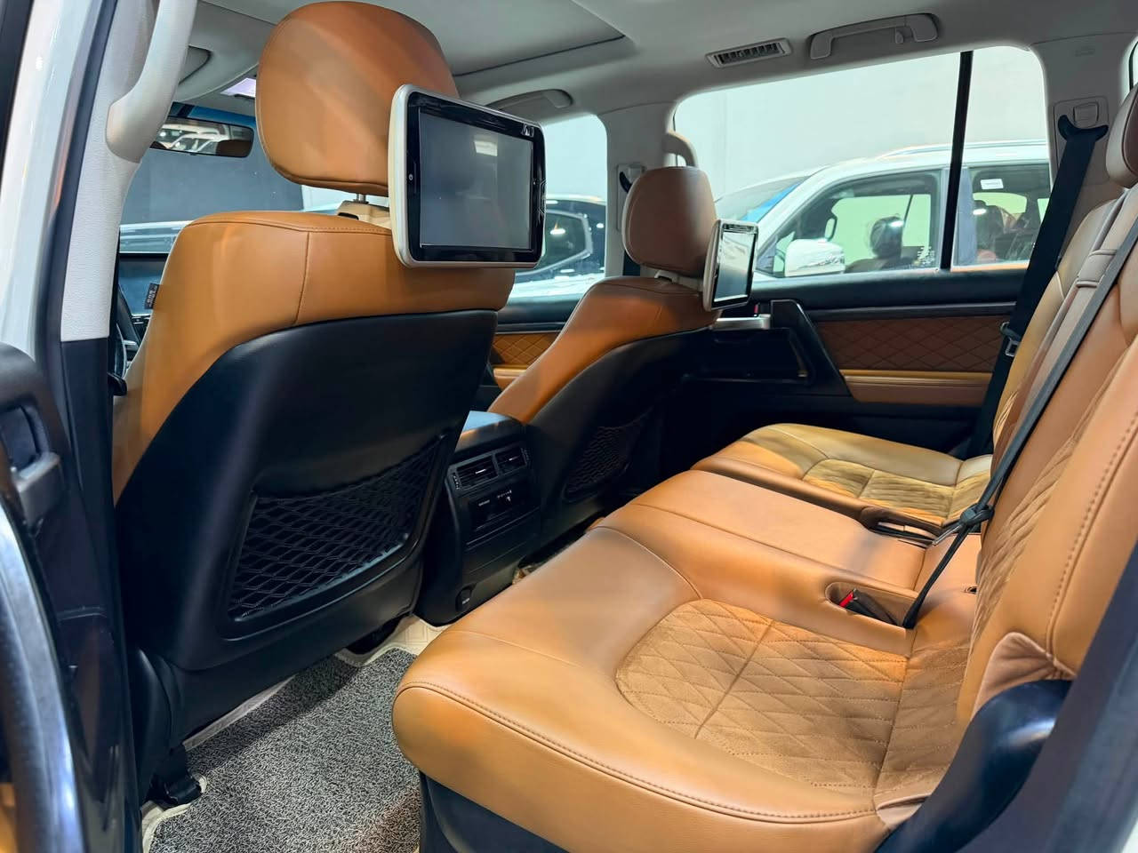 Land cruiser 2021 🎌 GXR 
لاندكروز 2021 🎌جي اكس ار 
فول ١/١ 
عداد المسافة 66000 k/m 
بحريني 🎌
📍بغداد شركة ابو ظبي چكوك قرب بوابة الكاظمية 

***********
