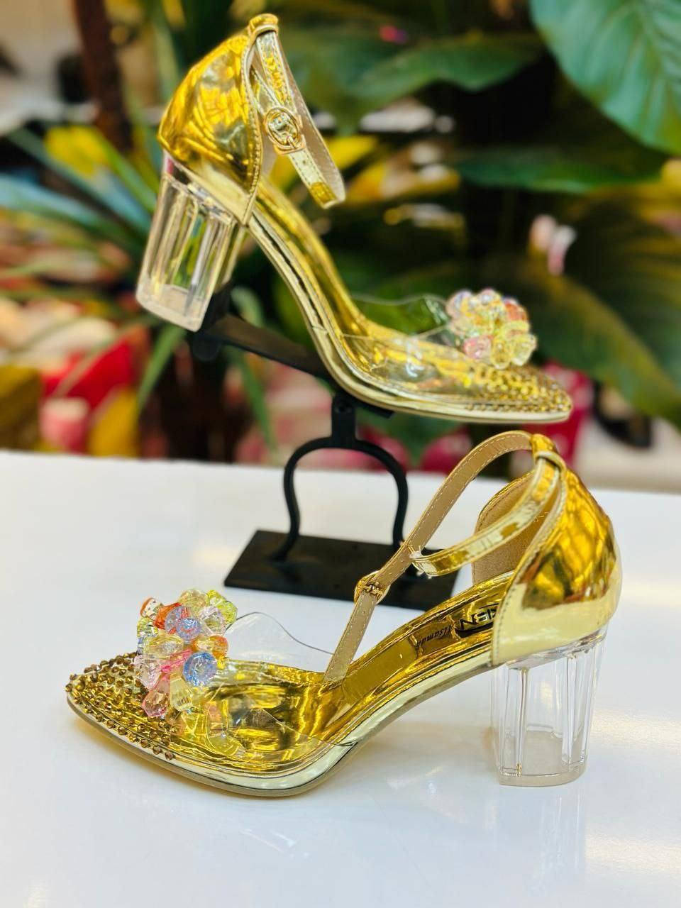 كعب شفاف❤️‍🩹

الارتفاع 7️⃣ سم

السعر 20  الف فقط 

مقاسات 37-38-39-40-41


**إذا كنت صاحب هذا الإعلان وتريد حذفه لأي سبب، رجاءا أرسل رسالة إلى الدعم الفني**