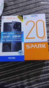 جهاز نضيف ذاكرة ٢٥٦ مع كامل ملحقاته  ضد الكسر والماء  السعر ١٢٥ الف مك...