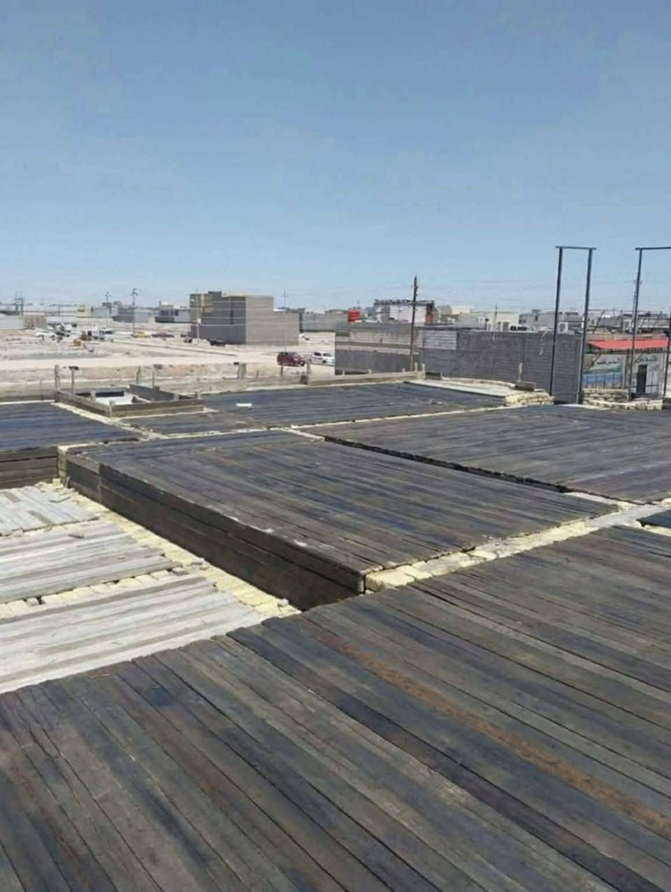 شركة الجوهرة للمقاولات والبناء العامه تقدم لكم أفضل العروض وبأسعار مناسبه كالاتي
بناء هيكل درجة اولى سعر ٢٠٠ ألف لمتر لواحد بناء طابوق (طيب) تفاصيل العمل
أولا تسيقيط الخريطه

نقوم بعمل الأساس تسليح الجسور بالحديد  درجه اولى ١٦ ملم وثم نقوم بعمل القالب الخشب وصب الأساس بالاسمنت المقاوم للاملاح

يكون الصب مركزي

ارتفاع الأساس ٤٠ سم والعرض 60سم كذلك - نقوم ببناء البتلو بطابوك العماره طيب مع الوزن والقياسات وصب الكوبلن ولبخ وصبغ بماده البرايمر مانع رطوبة والاملاح وبعدها دفن

دفن لبتلو بلسبيس  بناء فوق البتلو مع تثبيت اطارات الخشب وفريم الحديد خ نقوم بعمل الرباط القالب وتسليح الإيراني ۱۲ ملم وصب بالاسمنت العادي

د البناء فوق رباط حتى يكون ارتفاع البيت من الداخل ٣,٥٠م

نقوم بعمل القالب سقف مع تأسيس شبكه الكهربائية وتسليح بالحديد  درجه اولی ۱۲ ملم + جسور مخفيه عندا الحاجه + درج دائري أو عادي حسب الطلب  

 وعدنا ألك سوالف مجانية 😍 ( مميزين بكلشي )😉

  👇👇 مجانا 👇👇
- تصميم الخارطة ( مجانا )
- تسقيط الخارطة ( مجانا )
تصميم الواجه    ( مجانا)
رش ماده الكلورادين مبيد الارضه والحشرات  (مجانا)

* ما عليك بس تراسلنا 💬 وتعرف برنامجنا واسعارنا 💯👌
* العنوان / البصرة - ابي الخصيب 
* ( ***********)  
 🟩 وتساب

 *****  *****
