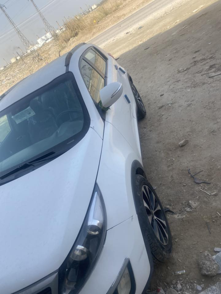 السلام عليكم
 سبورتج للبيع او مراوس بسياره ناصيه  
 موديل ١١ مكينه ٢٤٠٠ خليجي ،
بيهه جاملغ مبدل وتصليح بالتكمه وباب صبغ
كير مكينه مكفول حداديه  تخم تاير جديد 
 السعر  ١١٧ وبيهه مجال قليل. 
مواصفاتها 
كاميرا وحساسات خلفيه 
تحكم سترين 
الدواخل قطعتين 
اشاير بالمري 

التواصل واتس ***********
مكان السياره الديوانيه
