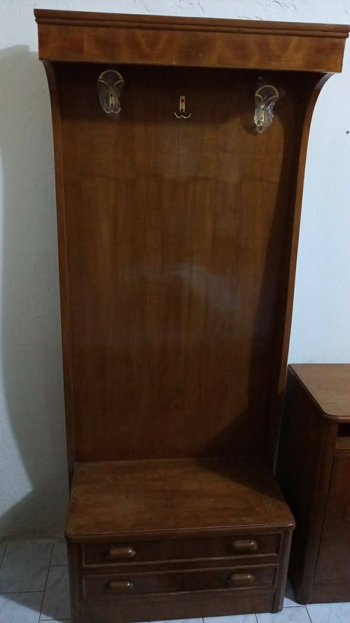 مكلف بلنشر غرفه تسكام نجاره تكمه بورمي ثكيله 800وبيه مجال مكانه بغداد الصليخ للاستفسار الاتصال على الرقم ***********
