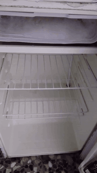 خوان اخواتي ساعدونا طفل صغير حليب 07762360454 هذا رقم ماعنده انطي ماي ...