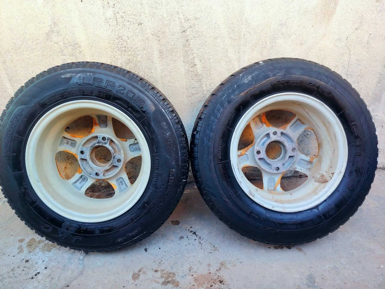 السلام عليكم تايرات مال ستوته نص عمر حاليا نازلات هوه مابيهن  ابيعلك ويل كب
اعتبر بس وياله مكاني المحموديه حي الشهداء
سعرهن 50 الف قفل متواجد خاص


**إذا كنت صاحب هذا الإعلان وتريد حذفه لأي سبب، رجاءا أرسل رسالة إلى الدعم الفني**