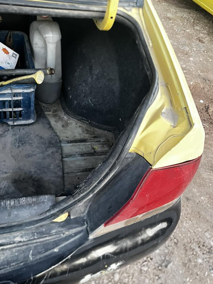 السلام عليكم لانسر 2009 حرة سيارة بلادية مكينة بيها بخار 
صدر وكير وتبريد وتدفئة خير من الله السعر 62 وبيها مجال بسيط العنوان ديالى الاستفسار ***********
