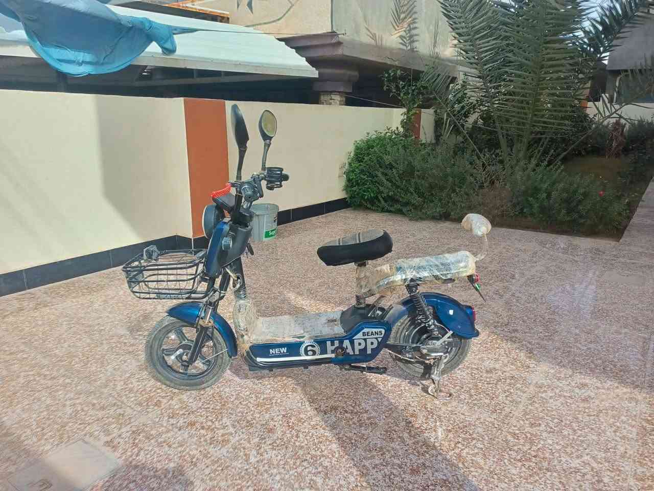 دراجه شحن للبيع موديل 2024 كامل موصفات شغال 100% السعر 275 وبي مجال حك الجيه المكان ديالى المقداديه الرقم ***********
