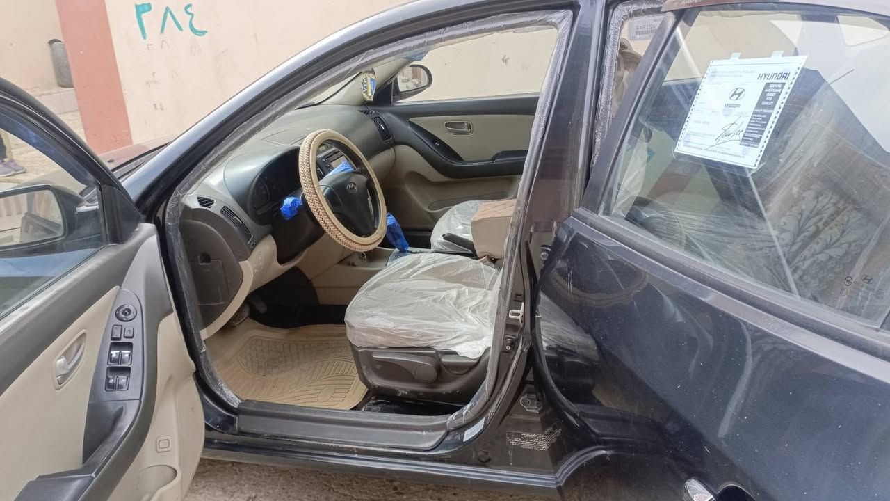 للبيع الانترا موديل 8 رقم نينوى كربون بنزين بيها محرك 16 كير توماتيك محرك شرط ضرر موضح بالصوره مال تحرير بوند وسقفيه مطوز اثر تقهيل سياره كلها شرط بدون دواخل السعر 90 وبيها مجال *********** /***********
