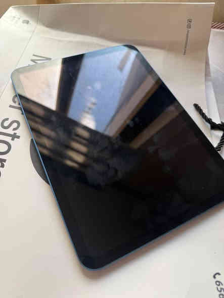 ‎الآيباد10
2024
ذاكرة 64
نظيف جدا مع  درح حماية و كييبورد Magic Keyboard من ماركة  WiWU
مع قلم ايباد 
السعر400
لتواصل واتس اب 
***********
