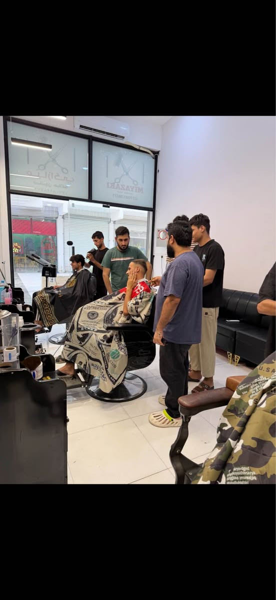 تعلم مهنة العمر في مركز "حلاقة الأصلع"! ✂️🔥
هل تبحث عن مهنة تضمن لك مستقبلك؟ هل تريد احتراف الحلاقة الرجالية من الصفر وحتى الإتقان؟
يعلن محل (حلاقة الأصلع للرجال) عن فتح باب التسجيل لدورات تعليم الحلاقة الرجالية بإشراف أبو هيام.
• ✅ ضمان التعليم: لا ننهي الدورة حتى تتقن المهنة بيدك.
• ✅ تطبيق عملي: تدريب مباشر على أحدث القصات والستايلات.
• ✅ خبرة طويلة: ننقل لك أسرار المهنة والتعامل مع الزبائن.
📍 الموقع: ميسان - القطاع - شارع نعمة الريفي - قرب توت فرس.
📞 للاستفسار والتسجيل: *********** (أبو هيام) عمارة, ميسان
