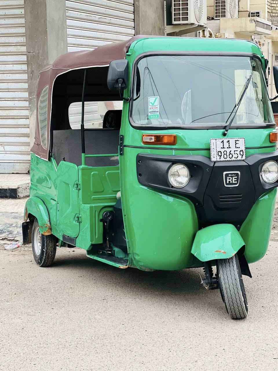 سلام عليكم
تكتك باجاج مضلع مديل [2022شهر 12 ] رقم وسنوية بسمي كفاله عامه من عده ضربة لي ذاكرهة بلفديو محرك كفاله تخم تاير ابو لحية جديد يراد ترتيب شوية 
لعلوان بغداد البلديات بشارع المصرف 
التصال رقم وانساب ***********
