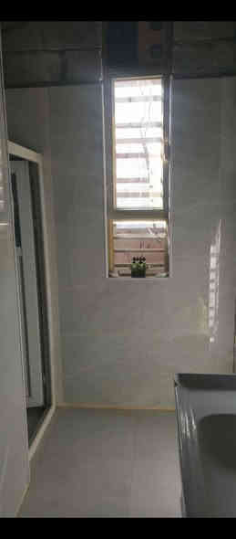 جاهزين لتطبيك السيراميك والألواح والبورسلين والكاشي ارضيات جدران بايات درج بأدارة الأسطه حيدر علي الحمداني 
***********
*********** حيدر علي الحمداني 
*********** علي الشمري
