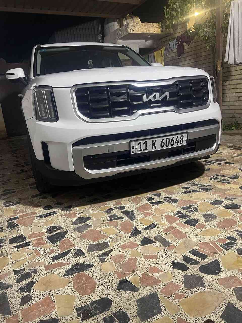 كيا تيلورايد2023 موصفات s  صبغ فقط قاعده الرقم الي بجنطه وصار بيها بارد قليل بجاملغ الخلفي الايمن فقط مكفوله من الشخوط رقم بغداد شهداء سنه 4 شهر تحول باسم المشتري كشنات منفصل بدون ايرباك السياره كشن كهرباء حساسات رادارات  مكان واسط الصويره السعر 293 وبي مجال ***********
