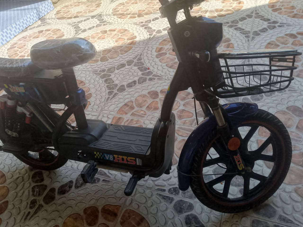 سلام عليكم دراجه شحن ٥ بطاريات اواكس اشاير عل فحص موديل ٢٤ سعر ٣٥٠ مكان مقداديه العرصه ***********
