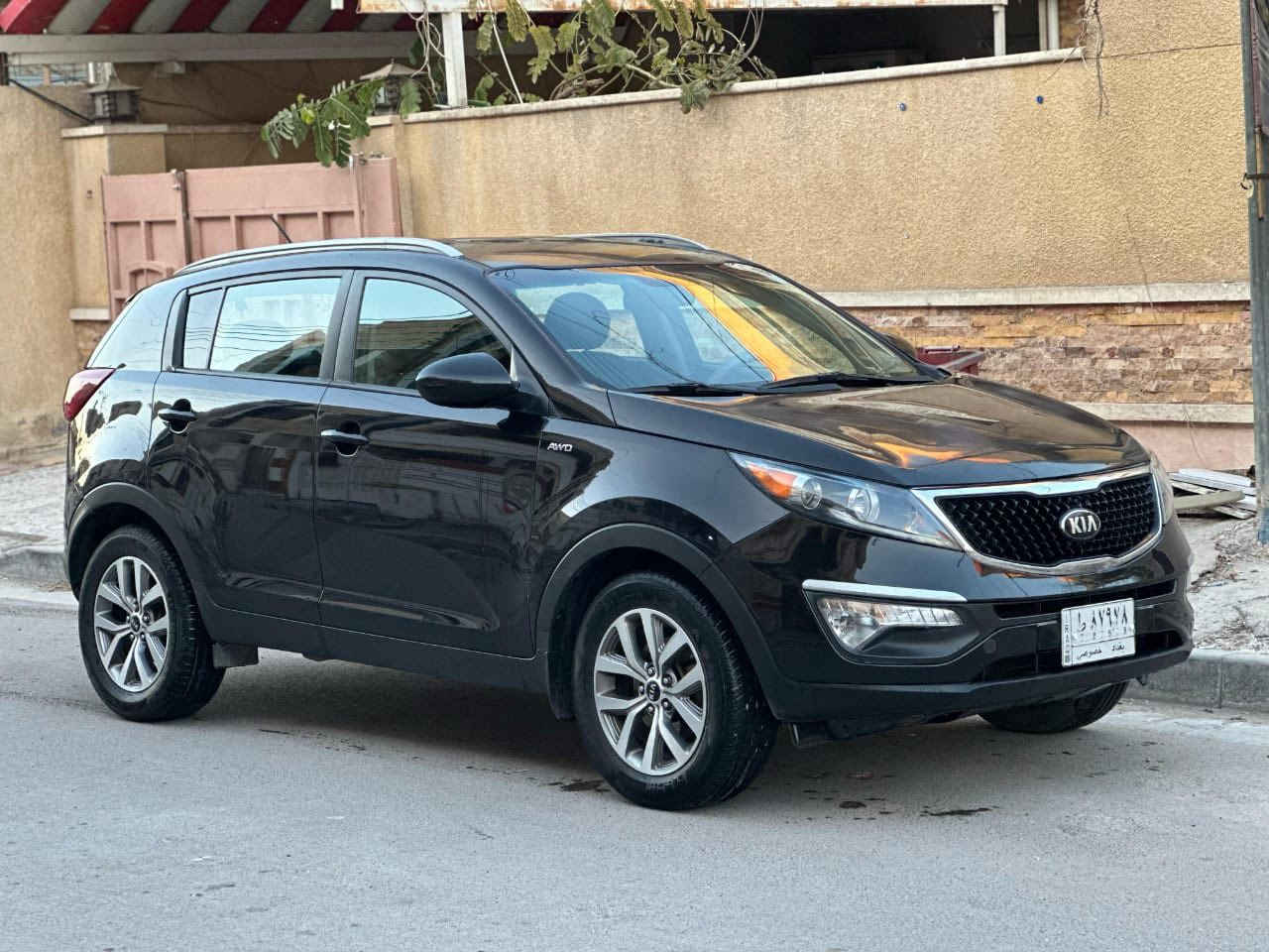 اللهم صل على محمد وال محمد 

كيا سبورتج ٢٠١٦ امريكي 
حادثها بنيد بدون دواخل 
واسفل قبق الجنطه 
ماشية ١٠٢ 
سياره كير وحرك مكفولات صدر امامي جديد مبدله 
سياره جاهزه من كلشي 
السعر ١٣٠ وبيها مجال بسيط 
مكاني بغداد الشعب 
***********
