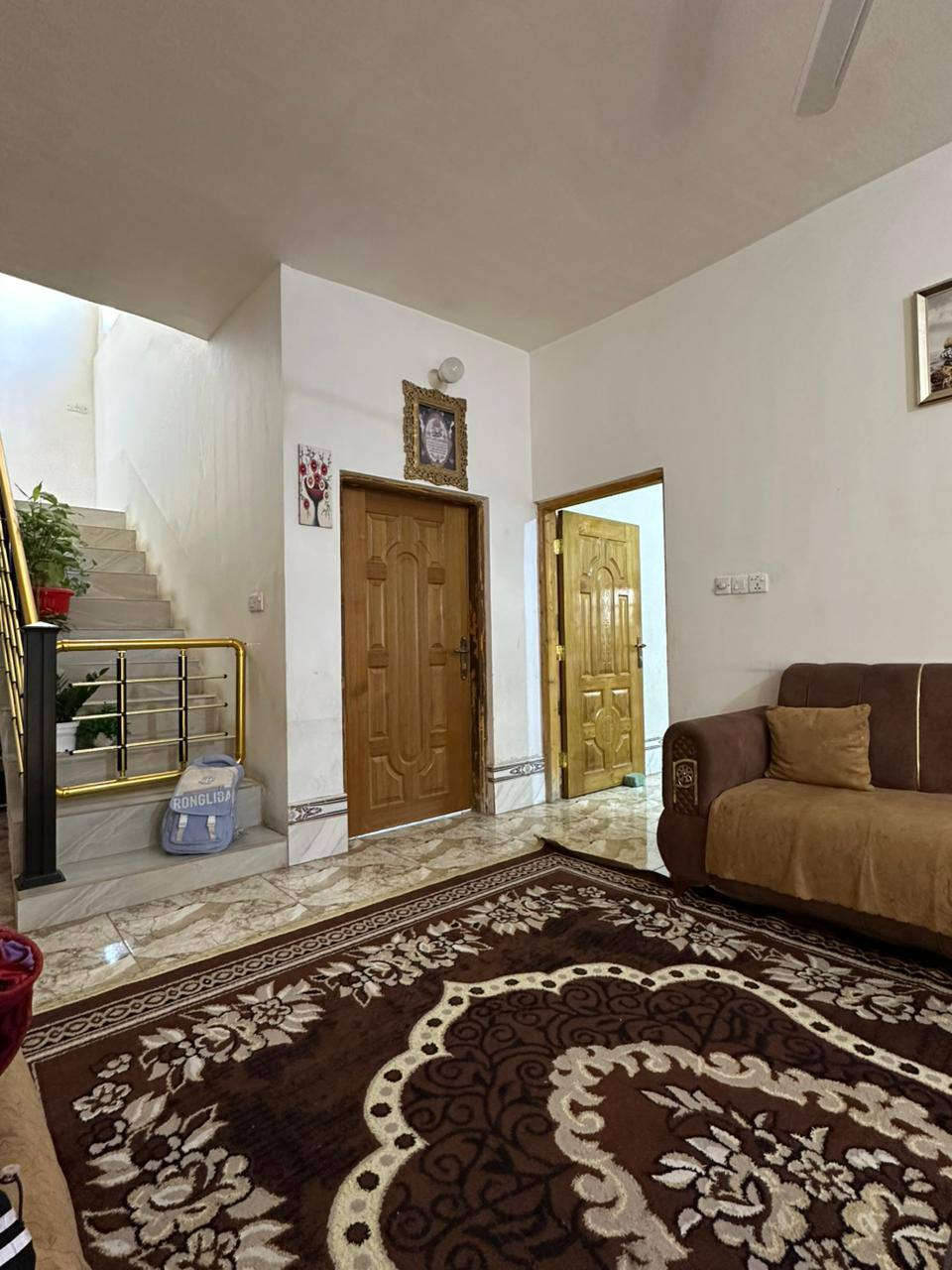 للبيع بيت مساحه 200 منور منطقه ال6000 ثاني قطعه من الخدمي السريع السعر 110 البيت فول  
***********
***********
