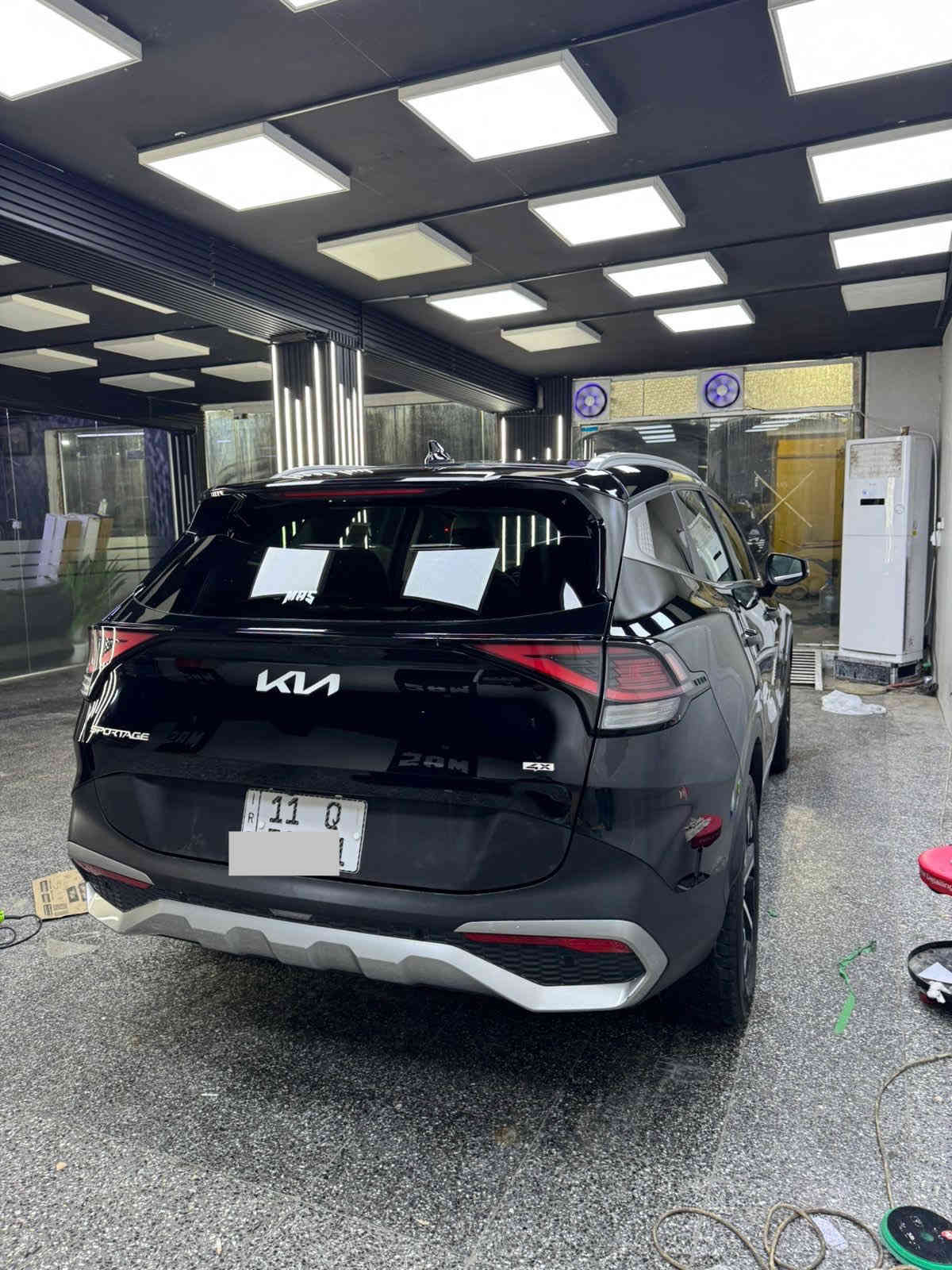 سلام عليكم
سبورتج2023 اكس  فور

مواصفات 

بصمه + بصمه أبواب 

خمس كامرات 

رادار امامي جانبي خلفي 

تشغيل عن بعد

كشن كهرباء خزن

كشنات جلد ابيض

كشن تتدفئه 
ستيرن تدفئه

تبريد قطعتين

تبريد لمس بيانو

شاشه متصل

لايتات زينون 
 

شحن لاسلكي

اوتو هولد 

إطفاء ذاتي تشغيل ذاتي 

قياده ذاتيه تحديد مسار 
حادثها بنيد مصلح نفسه
ارباك فقط ستيرن

سعر ٢٠٣ 
العنوان زيونه
***********
