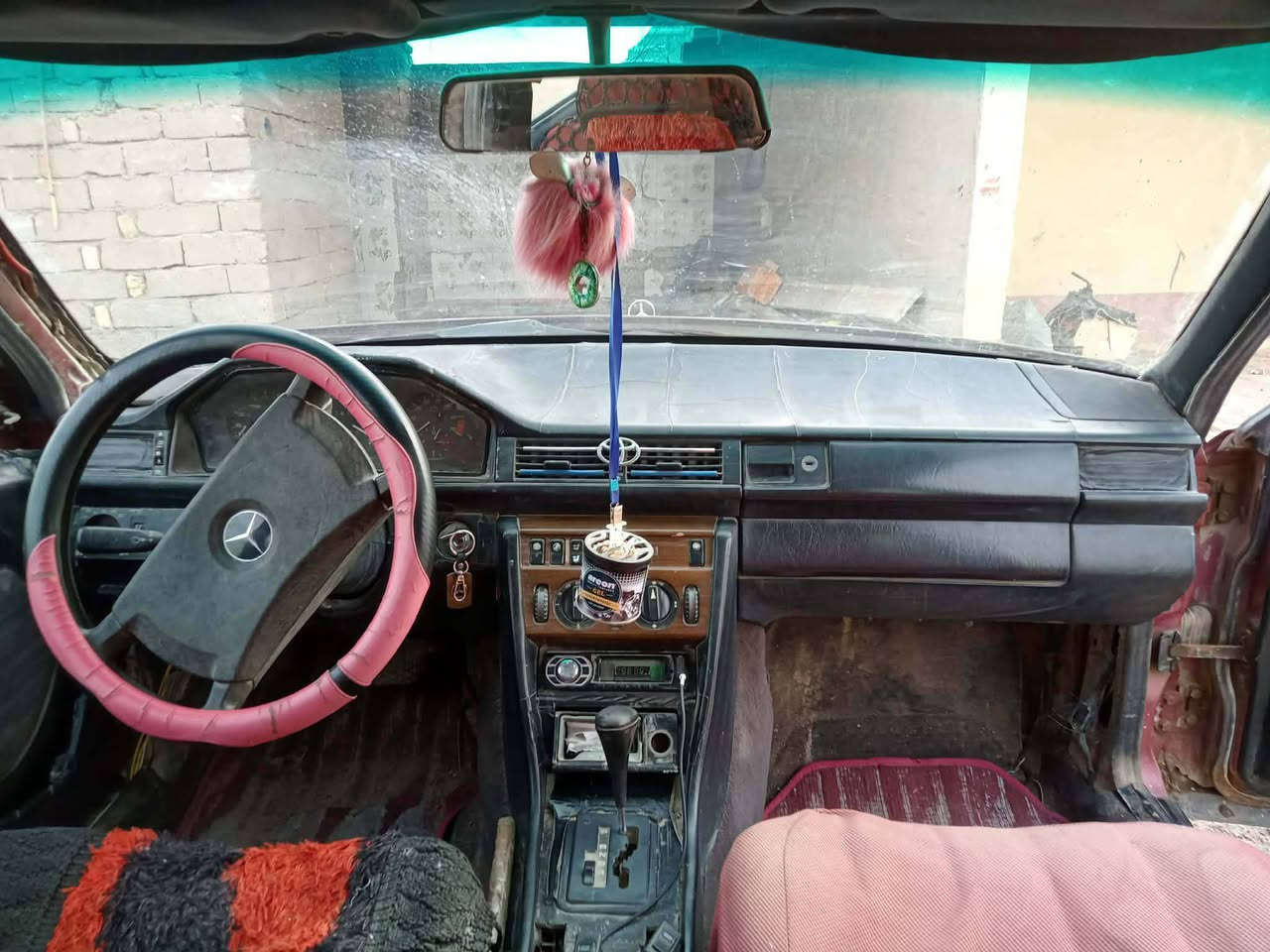 سلام عليكم مارسيدس دب ادوات ادوات للبيع مديل(1989)مكينه وكير  مكينه في في تي مكفولات كهربايات شغاله سياره نضيفه السعر 20  وبيه مجال مكاني ناصريه ***********
