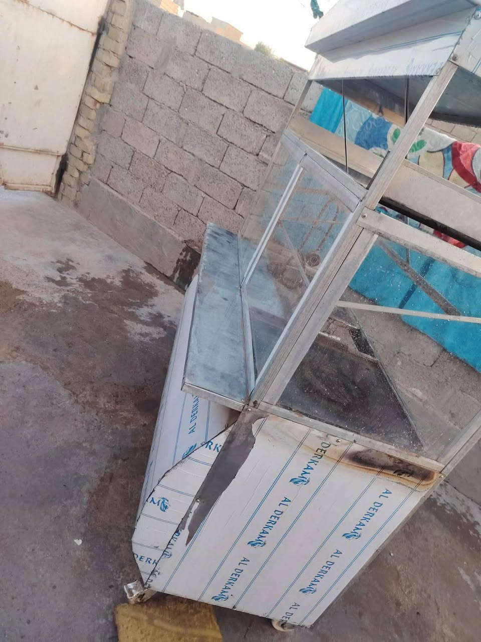 للبيع عرابانة لبلبي وبركر
سعرهة 400وبيهة مجال للتواصل 0773 617 9441الاتصال بلرقم
