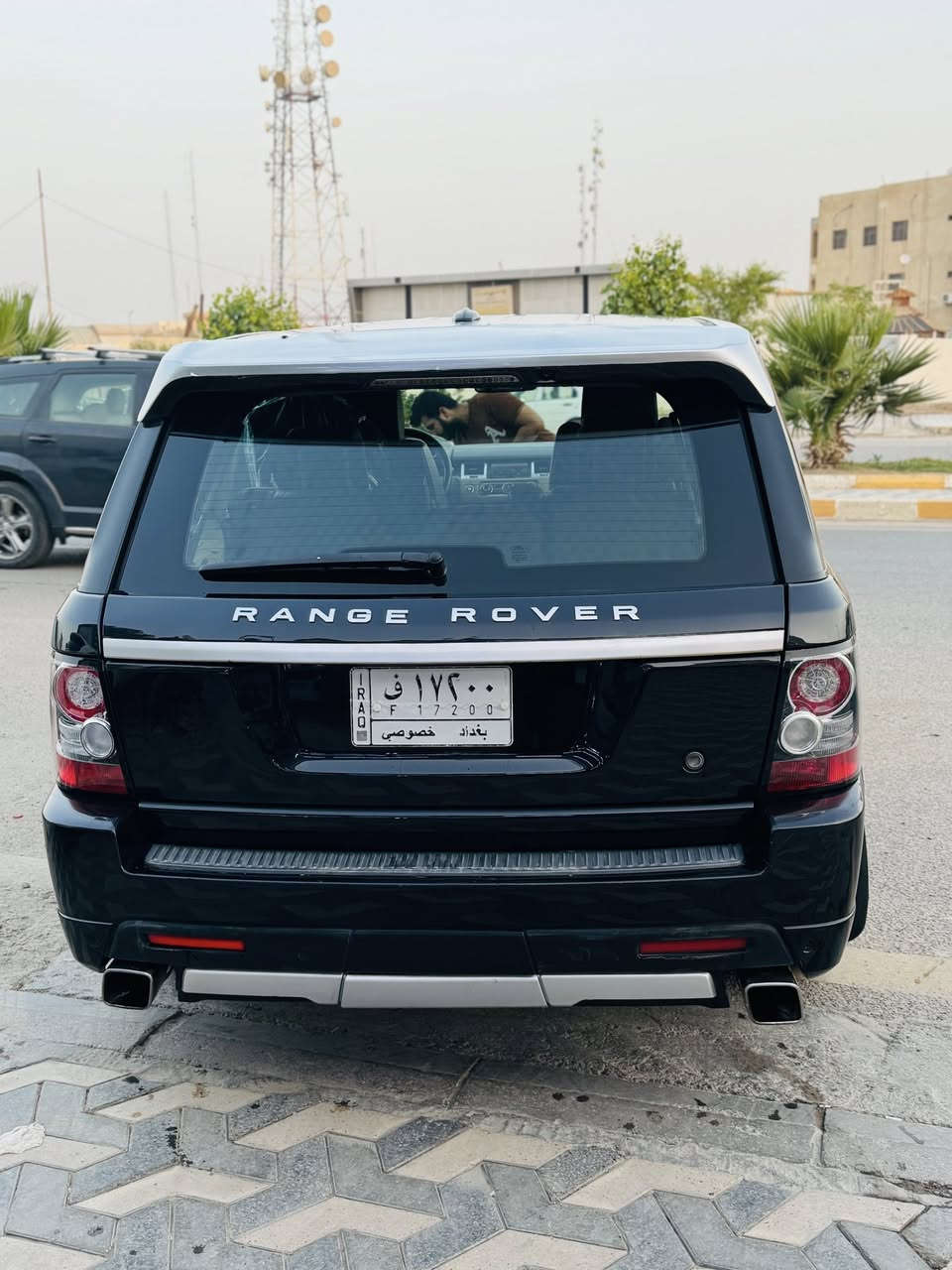 سلام عليكم للبيع او المراوس رانج ٢٠١١ مكينه عاديه سياره جديده جاهزه من كلشي رقم بغداد بسمي انكليزي مواصفات فول مواصفات الرانج معروفه مكانه ناصريه *********** السعر ١٤٢ وبيه مجال بسيط
