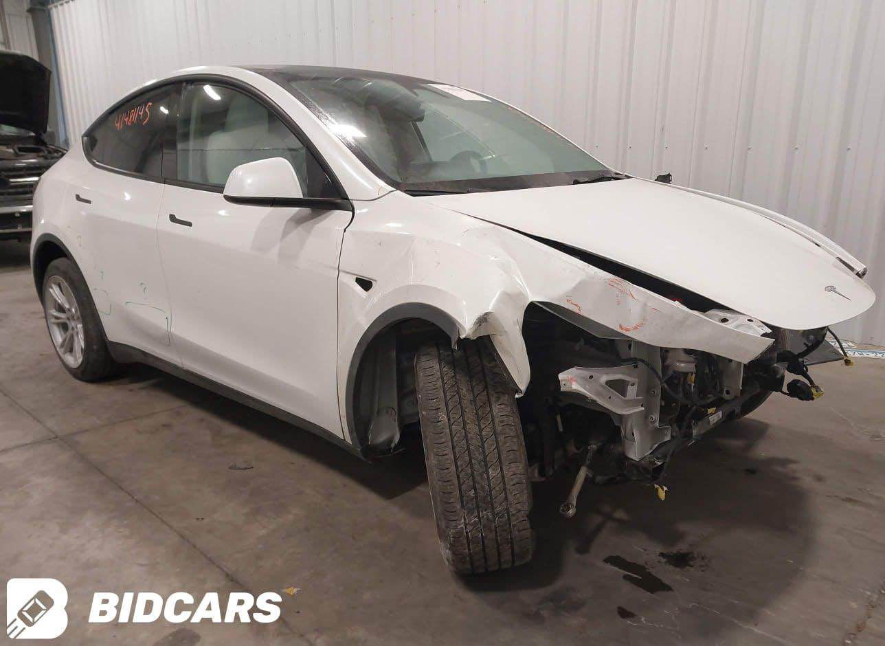 السلام عليكم 
تسلا موديل 2023 السيارة دخول جديد بعدها ممرقمة حادثها بسيط موضح بالصورة مصلحة كاملة مابيها اي نقص  سعرها 215 ورقة مكان السيارة صليخ ال600 اليحب يستفسر اكثر يتواصل *********** بغداد, العراق
