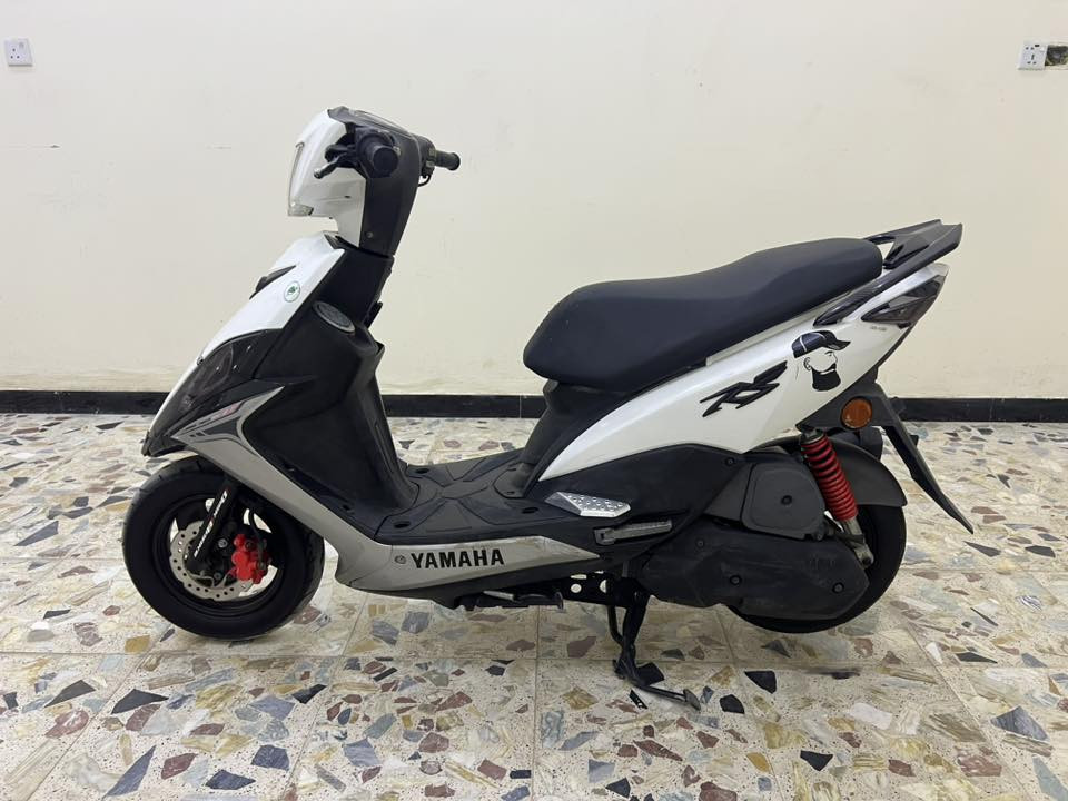 سلام عليكم ماكس مضلع حديث موديل 2011 نوزل دراجة مال رمبه بلادية وما مفتوح بيه برغي ومختمة مكفولة وجديدة كلش فلس واحد مذب عليه ماشية 4 الف زوج تايرات جلاتين دشبول لونين اي نقص مابيه جيب فيتر وتعال بدربك السعر 
مليون و 100 الف عنوان بغداد الشعب الشراي يتصل ع رقم 
***********
