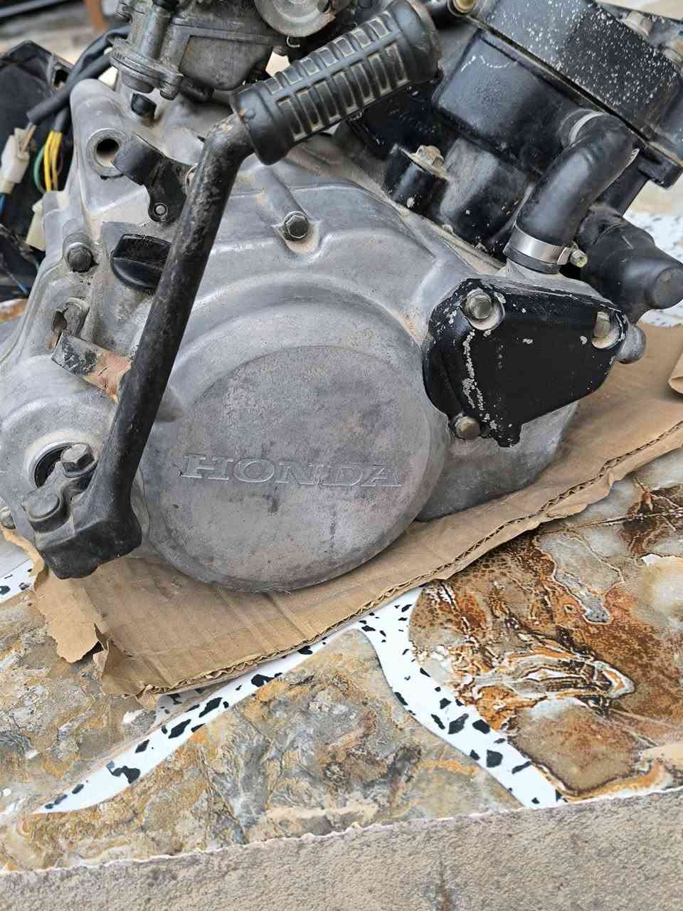 السلام عليكم محرك للبيع هوندا خبط 125cc
6 گير شرط الشغل مال باله 
تبريد مي


**إذا كنت صاحب هذا الإعلان وتريد حذفه لأي سبب، رجاءا أرسل رسالة إلى الدعم الفني**