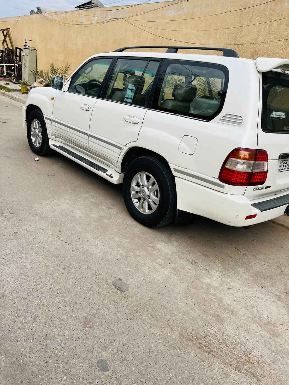 السلام عليكم لاندكروز موديل 2007مكفولة من الصبغ والضربةفول مواصفات فتحة سقف 6سلندر ثلاجة مكاني بغداد متواجد فقط على التليفون***********
