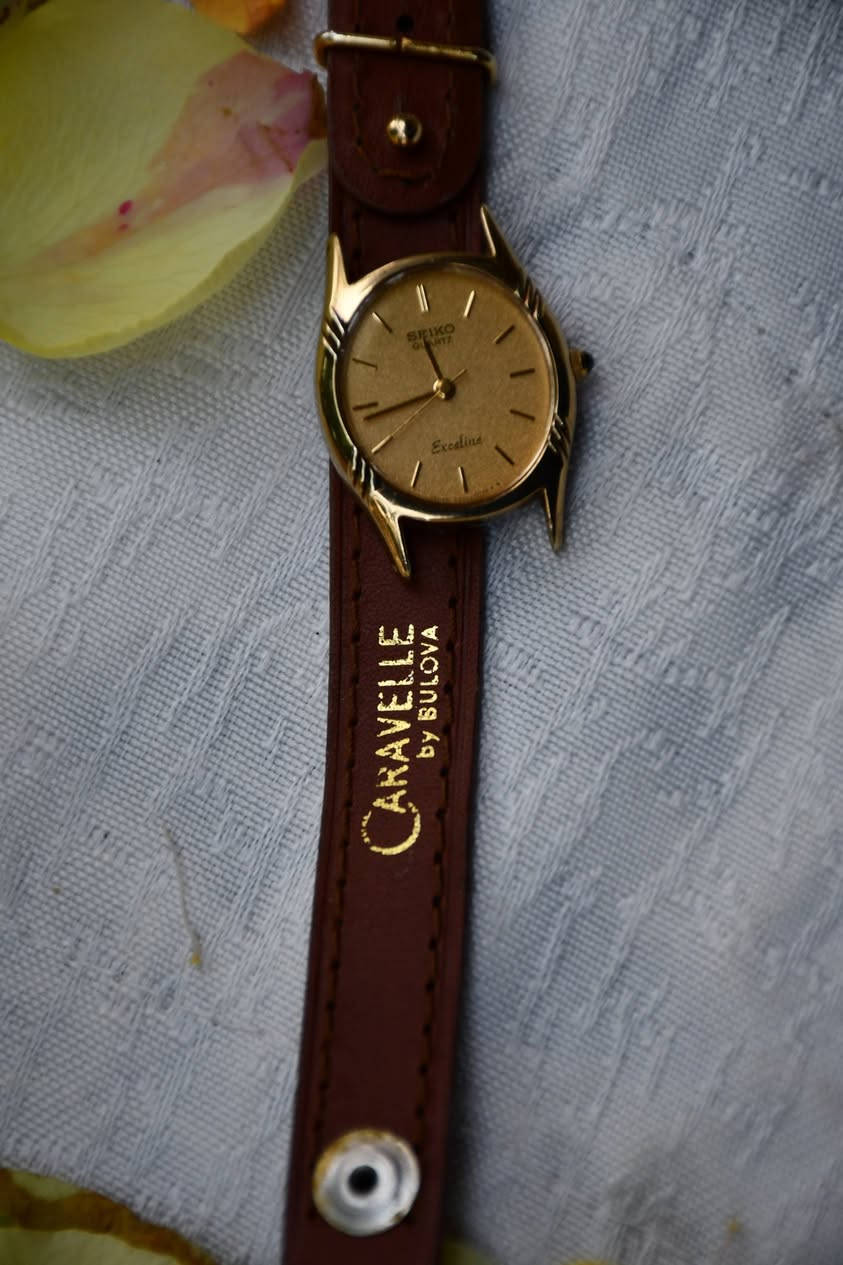 من اجمل قطع سيكو نسائي
يجيك وياها سير كارفيل بولفا نوادر لسيوره سعر لسير وحده 15 
سير ولساعه ثنينهم بسعر 35الف دينار


**إذا كنت صاحب هذا الإعلان وتريد حذفه لأي سبب، رجاءا أرسل رسالة إلى الدعم الفني**