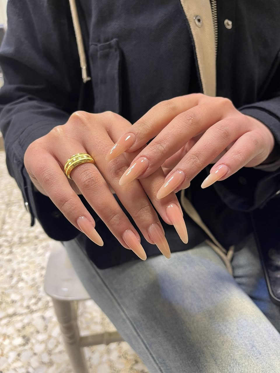 سنتر دورين للعناية بالمرأة
📞 0777 522 1008
الدورة_ جمعية خير الله_مجاور ماركت الزيتون ٢
متواجدين كل ايام الاسبوع من الساعة ١١ صباحا لغاية ١٠ مساءا 

⸻

قسم الأظافر 💅
بديكير — 10
منيكر — 5
بديكير و منيكر ملكي + شمع بارافين — 25
جل اكستنشن --35 الف
مع دزاين-- 40 الف
جلش — 15
سترونك — 20
إزالة — 5

⸻

قسم الصالون 💇🏻‍♀️
صبغ جذر — من 15
توحيد لون — من 15
تخصيل — من 15
معالج — من 25
مسرح — من 40
شسوار — 10
قص — 10
شيرة جسم كامل — 60

⸻

البشرة ✨
تنظيف بشرة ملكي بالهايدروفيشل — 25
حف وجه كامل — 10
حف وجه مع شمع — 15

⸻

الجيم 🏋🏻‍♀️
الاشتراك الشهري — 35
بوجود مدربة محترفة
