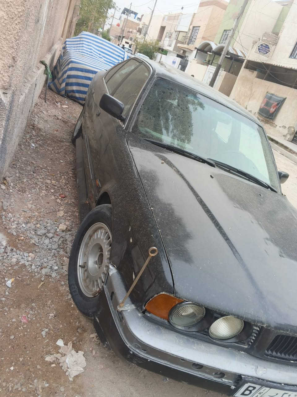 بي ام دبليو حجم 535 موديل 91 بجم عريض محرك وكير اوتو جدد سيارة رقم انبار ألماني شرط التحويل نواقصه/ دعاميه امامي خلفي  وصدر امامي خلفي وغرفه دوشمه الكشنات وصالنصه الهوائيه والوصطيه وكتفات الجام والسنتر لوك الي جوه كوشن الخلفي عاطل/ باتري جديد جامه اماميه وخلفيه جدد تم تخفيض السعر المطلوب ب 28 ورقة من الاخير وكلشي ذاكر ولتكلي شبيه مابيه بغداد الحريه تلفون ***********
