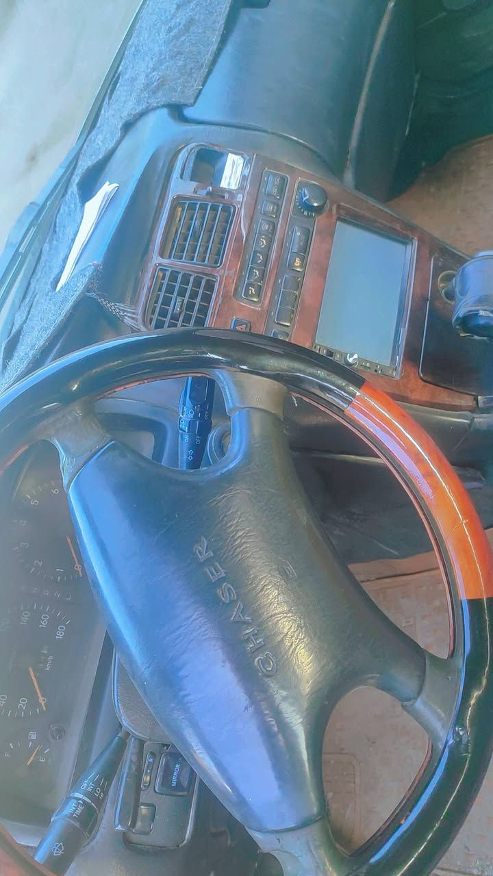 شيزر للبيع او المراوس موديل 1993
سيارة كاملة ومكفولة من الكص ونقل الجثة والضربة-محرك ونجي وحدادية ممتاز -تبريد و بلوتوث شغال-رقم إنكليزي جديد- صاعدة هِزّة- سنوية لحد 2031 سيارة كامله مالة جناي
السعر 53 وبيها مجال 
***********
