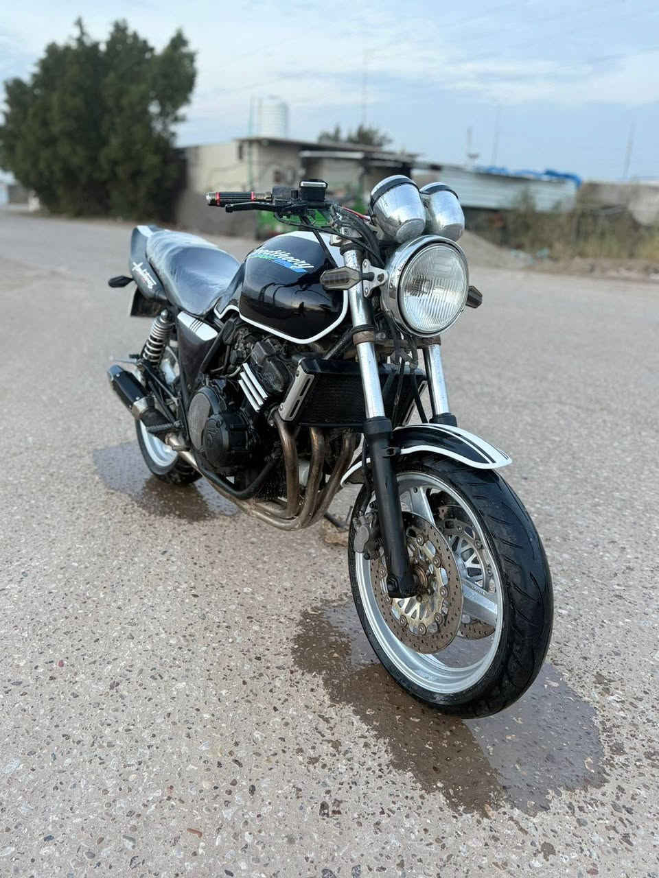 السلام عليكم اخوتي الطيبين  دراجه سبي فور400  16والف. نضافه مثل ما جاي تشوف بعينك
وراق أصولي كمرك مدفوع  شرط 1و2و3بطناش 
  
(  مكفوله كفاله عامه  دراجه-- كير-- مكينه ---كهربائيات ---تايرات ))
عليها ادامه كامله 

 معدل شرط 180 وتعبر  

كلشي  شغال بيه كهرباياته كامله    جاهزه عل الاخير
 نكره بكل وقت نضافته كدامك
السعر 1550
الشراي يتصل***********
مكاني بابل--الشراي يتصل--وعيوني له
