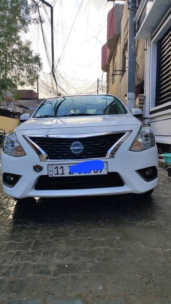 نيسان سني موديل ٢٠٢٤ هندي بليتة زرقاء
ضمان شركة السور رقم بغداد انكليزي رقمها حلو كلش جديدة لوك ماشية ٣١ ألف مكفولة من كلشي عدة شخط بسيط بالباب خلف الصدر ميبين الا تركيز 
كفالة عامة من كلشي 
كامرة بلاي شاشة تحكم ستيرن داخل بيجي بلاجكتور  يدات نيكل 
سعر ١٢٨ مجال بسيط 
للاستفسار ***********
