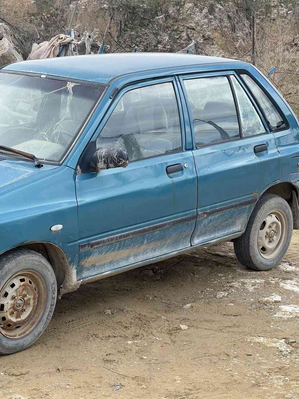 السلام عليكم
كيا برايد 

موديل 1996

(كير)

 شغاله كلشي مابيها تمشي 

يعوزها كهربائيات شوي 

من الاخير تصرف عليها 200

ترجع وضع شركه جوم امام كهرب

بيها بطاقه بانزين الجديده. رقم الماني سنويه 29

باسمي مكان جنوب الموصل 

السعر 18من تجي تشتريها تصير 17

***********
